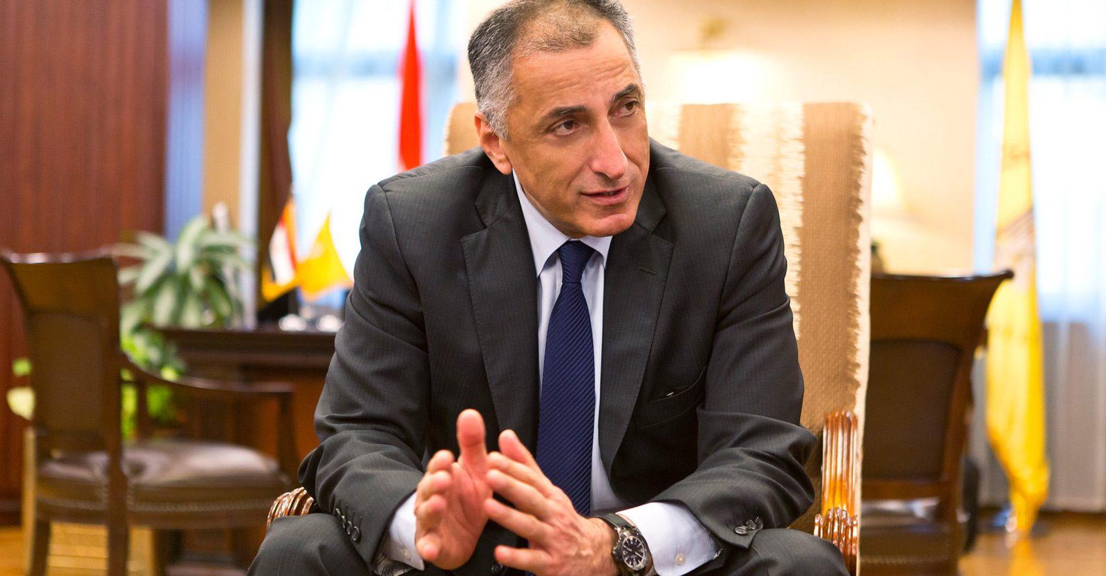 طارق عامر يستقيل من منصب محافظ البنك المركزي المصري