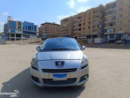 Peugeot 5008 2013