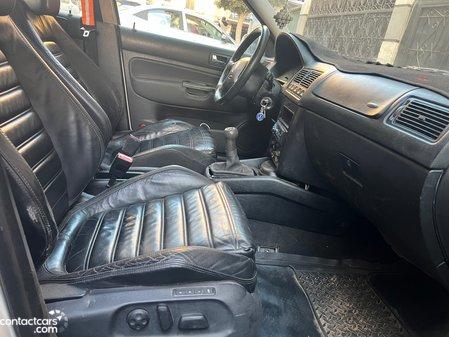 Volkswagen Golf 2000