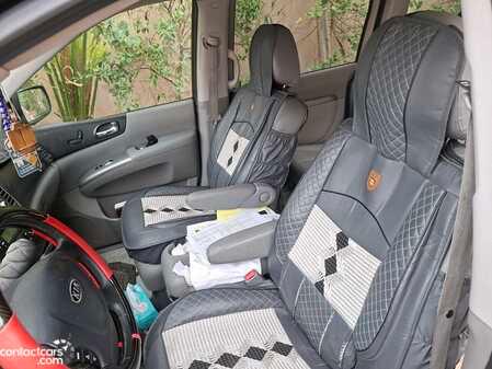 Kia Carnival 2011