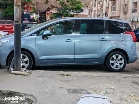 Peugeot 5008 2013